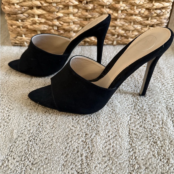 Elegant Black Women's Heels - Picture 1 of 5